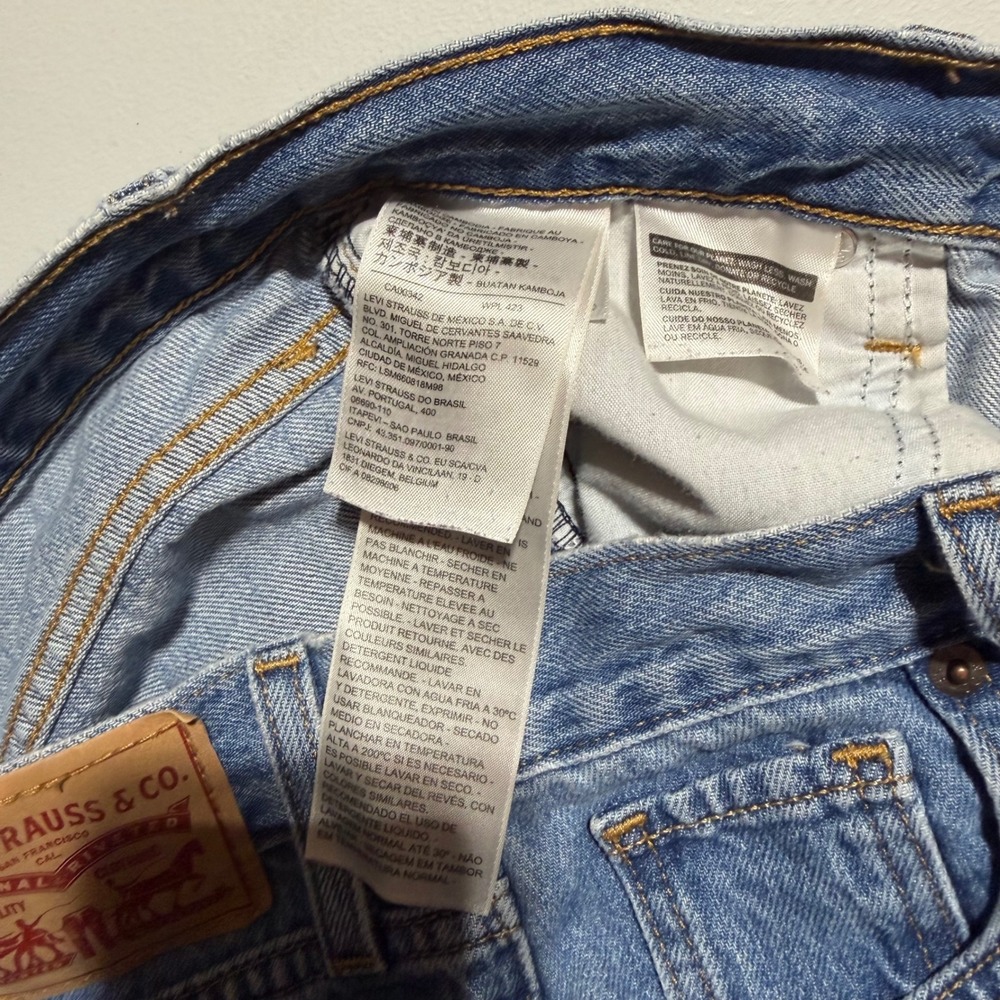Levis High Waisted Straight Jeans Womens 26 Blue Medium Wash Denim High Rise - Picture 6 of 8